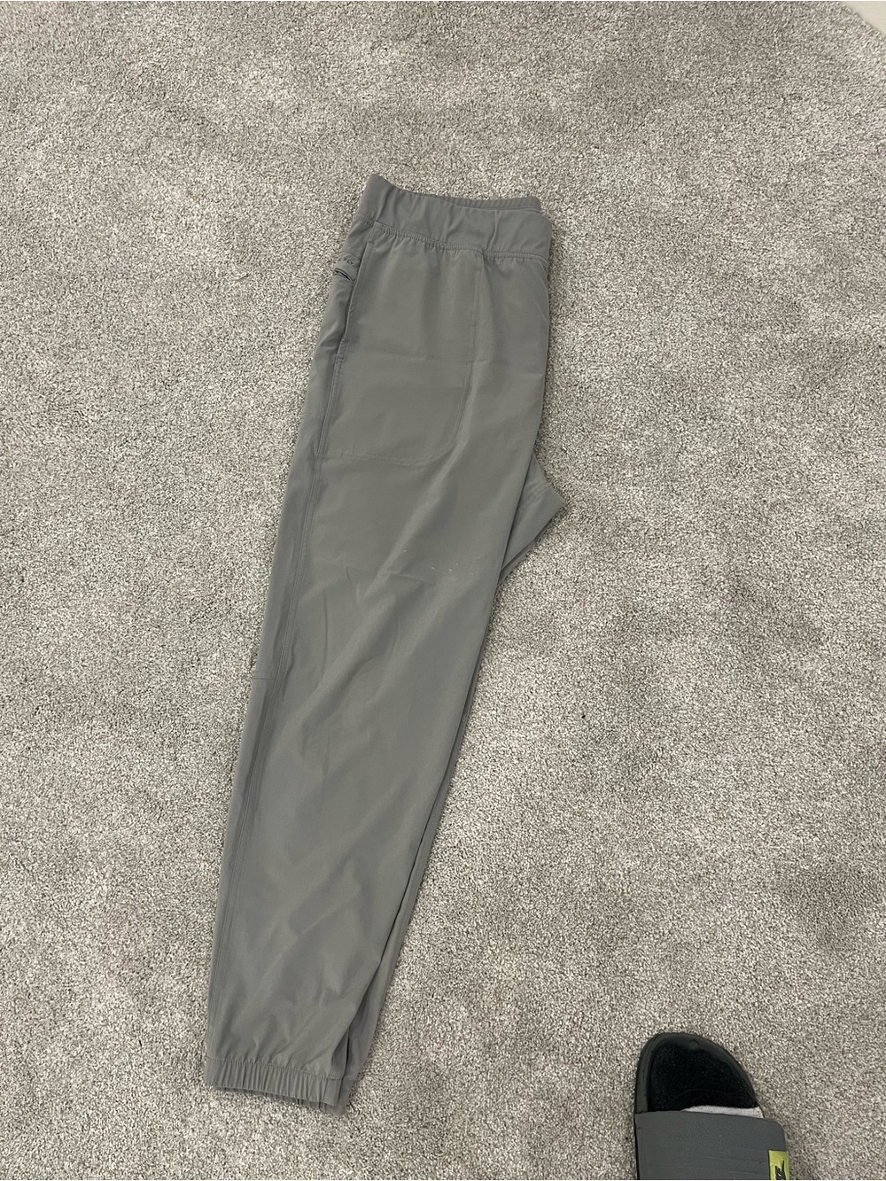 Freefly Men's Gray Jogger Pants